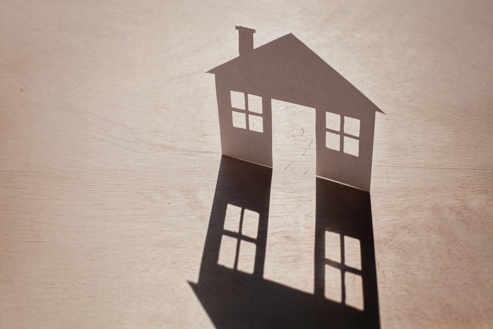 Fake,Real,Estate,Offer,Announce,,Scam,House,Rental,Or,Sale